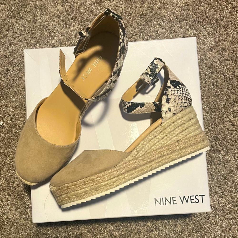 Women’s Nine West espadrilles sz 7 1/2 snake skin/nude